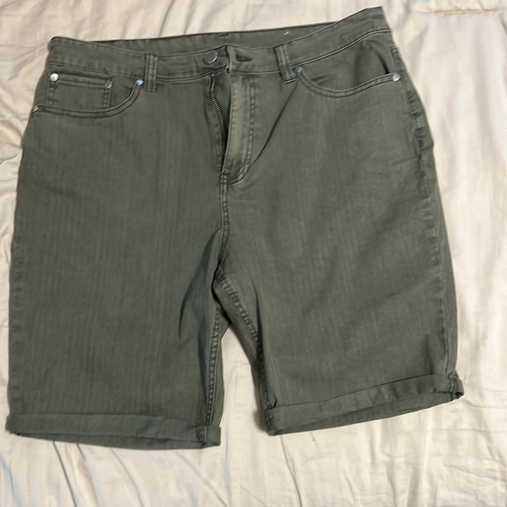 Olive Bermuda shorts